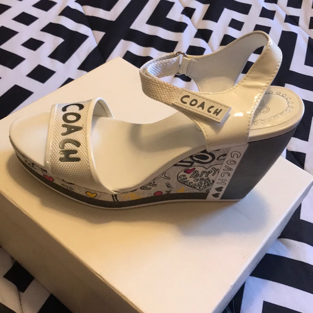 🎈🎈🎈Limited edition  BRAND NEW COACH SHOES🎈🎈🎈